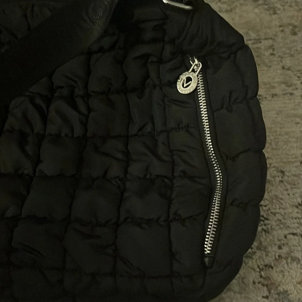 Valentino Black Quilted Women's Bag, NWT - Picture 2 of 5